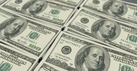 Kursy walut. Złoty korzysta na słabszym dolarze i łapie oddech
