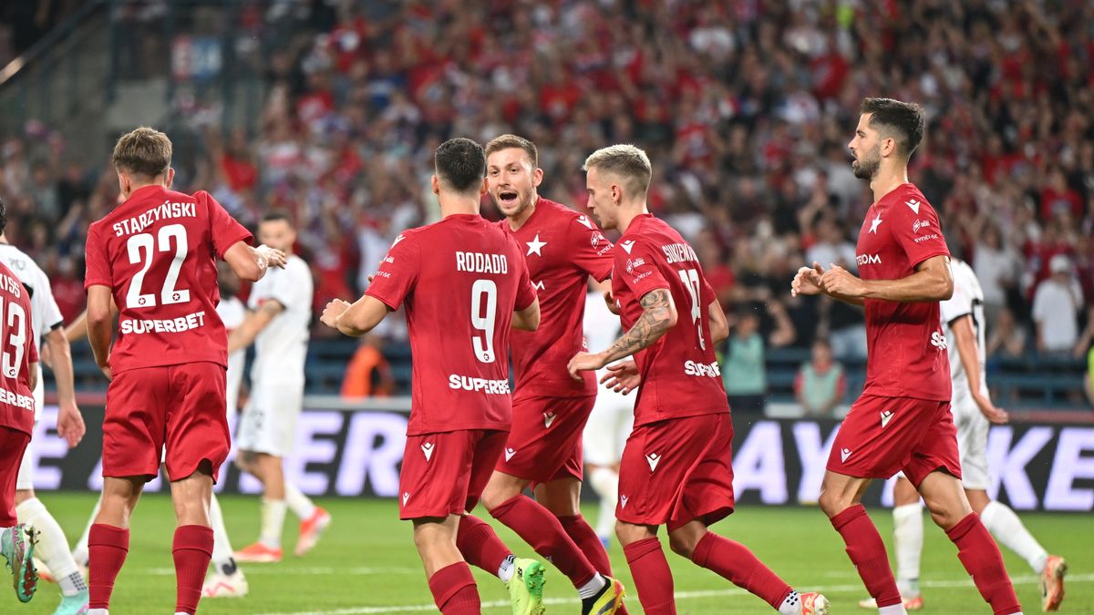 PAP / Art Service / Na zdjęciu: Wisła Kraków gra dalej w pucharach