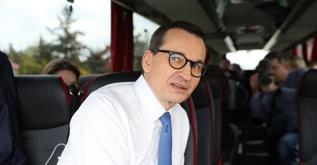 Jak politycy spędzają majówkę? Mateusz Morawiecki pokazał "Helenkę"