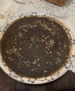 Черніна - традиційний польський суп з кровʼю. Як він смакує?