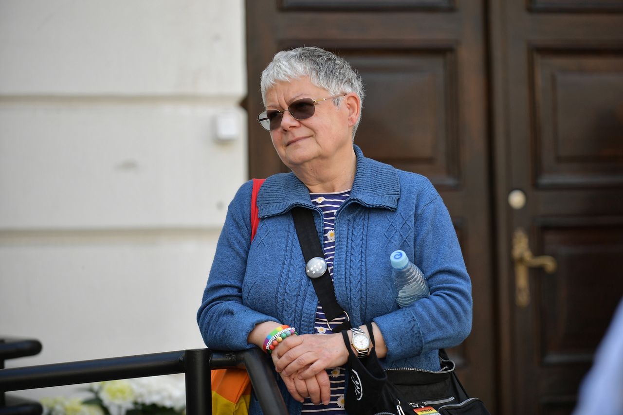 Warszawa. "Babcia Kasia" chciała zablokować furgonetkę antyaborcyjną. Akcja policji