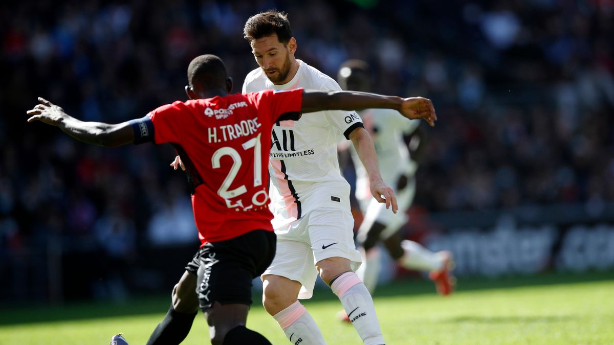 PAP/EPA / YOAN VALAT  / Na zdjęciu: Lionel Messi