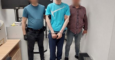 Zaczepiał nastolatki pod szkołą. 40-latek proponował im spotkania
