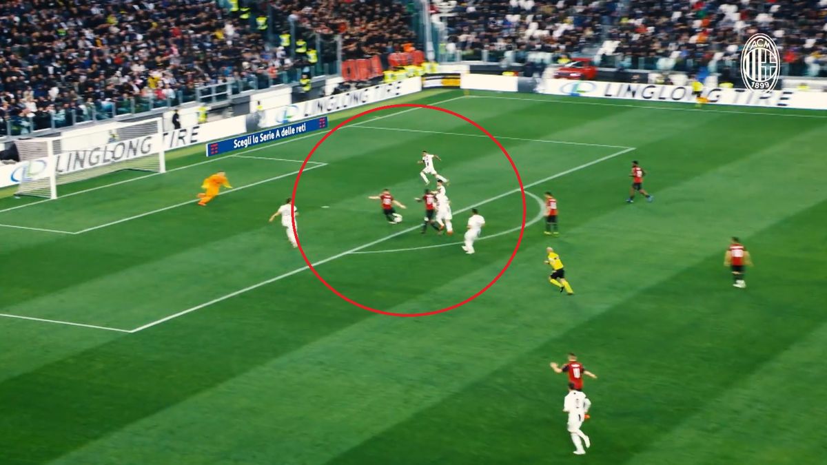 Krzysztof Piątek w meczu Milanu z Juventusem
