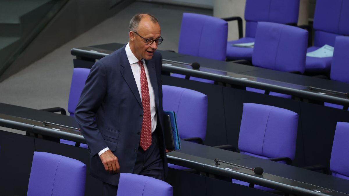BERLIN, GERMANY - JULY 08: German Chancellor Friedrich Merz arrives for debates at the Bundestag over the ongoing 2025 federal budget on July 08, 2025 in Berlin, Germany. The budget contains appropriations totalling over 500 billion Euros. An additional fund is earmarked for military and infrastructure investments. (Photo by Sean Gallup/Getty Images)