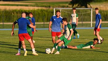 Sparing. LKS Czeluśnica musiał uznać wyższość młodzieży z Sanoka. Gol testowanego zawodnika