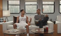 Kobe Bryant i Michael B. Jordan w zabawnych dialogach reklamują Apple TV (wideo)