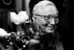 Wrocław. Miasto promuje poezję. Wiersze Tadeusza Różewicza pod stopami przechodniów