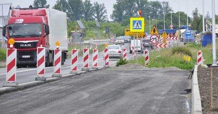 Trwa budowa ronda turbinowego na drodze krajowej nr 82 w Turce [ZDJĘCIA]