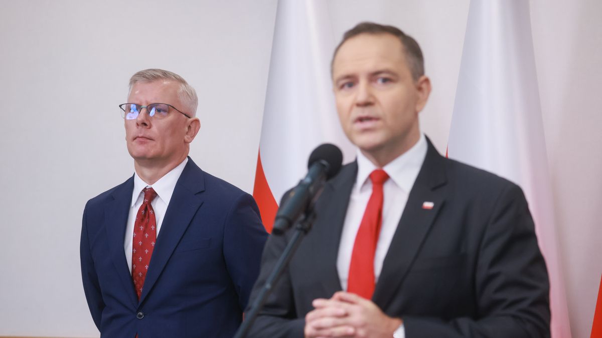 Karol Nawrocki, S�awomir Cenckiewicz
Warszawa, 03.07.2025. Prezydent elekt RP Karol Nawrocki (P) oraz desygnowany na szefa Biura Bezpiecze�stwa Narodowego S�awomir Cenckiewicz (L) podczas konferencji prasowej w siedzibie Kancelarii Prezydenta RP w Warszawie, 3 bm. (jm) PAP/Leszek Szyma�ski
Leszek Szyma�ski
PiS, polityk, polityka, prezydent elekt, spotkanie, briefing prasowy, kancelaria prezydenta, konferencja prasowa, siedziba