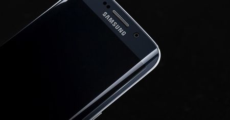 Samsung także spowalniał smartfony? Koreańczycy mogą powtórzyć los Apple