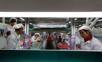 Firmy chcą robotów zamiast pracowników. iPhony powstaną bez pracy ludzkich rąk