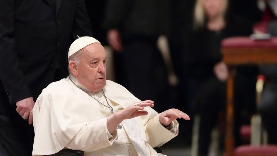 Papież Franciszek po tomografii komputerowej. W jakim jest stanie?