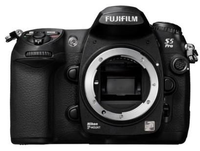 Lustrzanka Fujifilm Finepix S5 Pro, absolutnie dla profesjonalistów