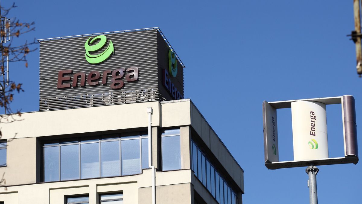 Energa lost 10% at stock exchange, Poland
ENERGA Polish biggest energy company lost 10% on the stock exchange, after the announcement of the information about the involvement of the company in the Polish Mining Group created by Government to rescue before the fall of 11 Polish coal mines.Eenerga has to invest in Grupe 600 million PLN (140 mln Euro). Pictured Energa Operator company headquarter in Gdansk, on March 16, 2016. (Photo by Michal Fludra/NurPhoto) (Photo by Michal Fludra/NurPhoto/NurPhoto via Getty Images)
NurPhoto
economics:CB2, finance:CB2, economic issues:CB2, stock exchange:CB2, logo:CB2, Gdansk:CB2, energa:CB2, energa sa:CB2