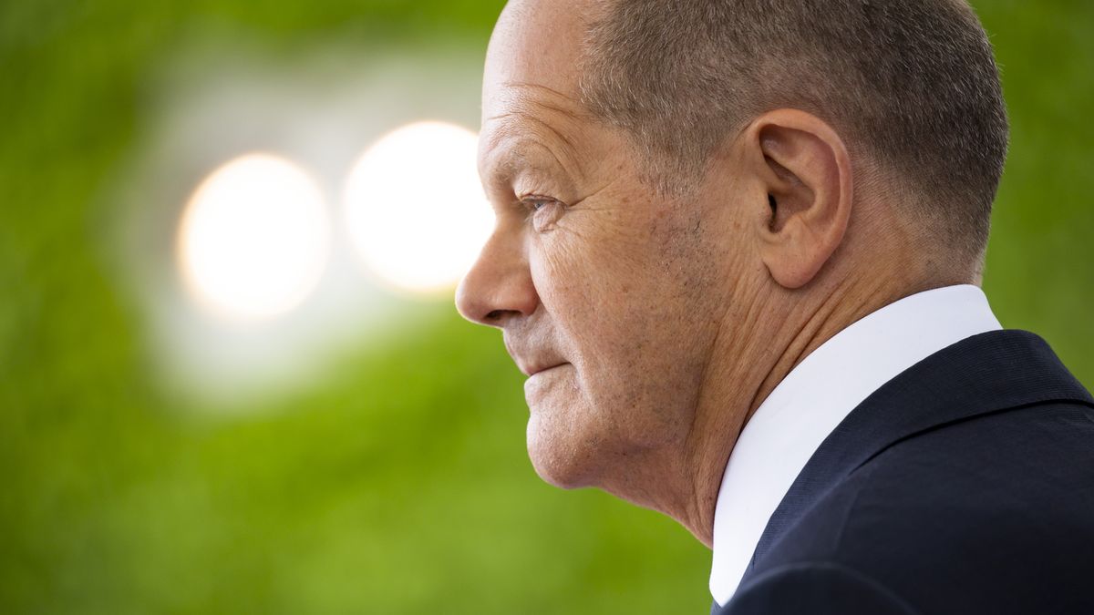 German Chancellor Olaf Scholz arrives to receive Prime Minister of Liechtenstein Daniel Risch (not in the picture) at the Chancellery in Berlin, Germany on May 17, 2002. (Photo by Emmanuele Contini/NurPhoto via Getty Images)