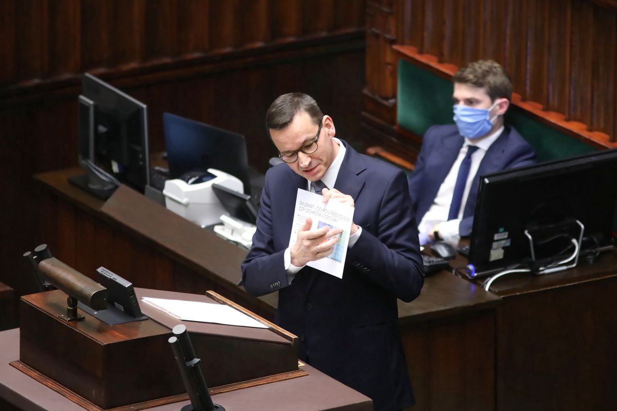 Mateusz Morawiecki: "Wkładaliście kij w szprychy". Tak premier bronił Jacka Sasina
