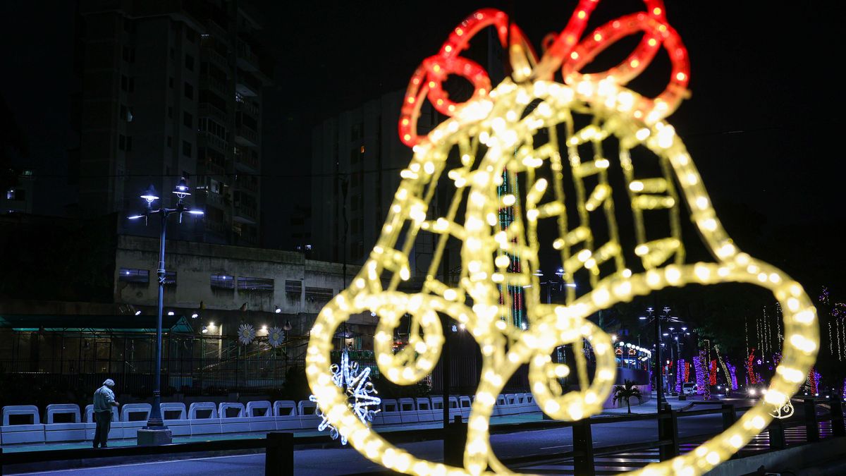 Venezuela Starts Christmas Celebrations By Government Decree
CARACAS, VENEZUELA - OCTOBER 3: A man walks along a boulevard decorated with Christmas decorations. as part of the Christmas celebrations in Venezuela on October 3, 2024 in Caracas, Venezuela. President Nicolas Maduro decreed October 01 as the beginning of the Christmas season in Venezuela, amid international claims of a fraud in the past elections and unrest in segments of the society due to the economic situation. The festivities will extend until January 15, 2025. (Photo by Jesus Vargas/Getty Images)
Jesus Vargas