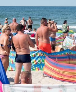 Plażowicze szukali jego córki. W tym czasie kupował kolejne piwo