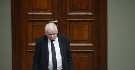 Sikorski chce wykluczenia Kaczyńskiego z obrad Sejmu. Podał powód