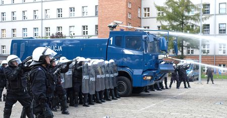 Wypadek na ćwiczeniach. Policyjny związkowiec: Chcieli zamieść to pod dywan