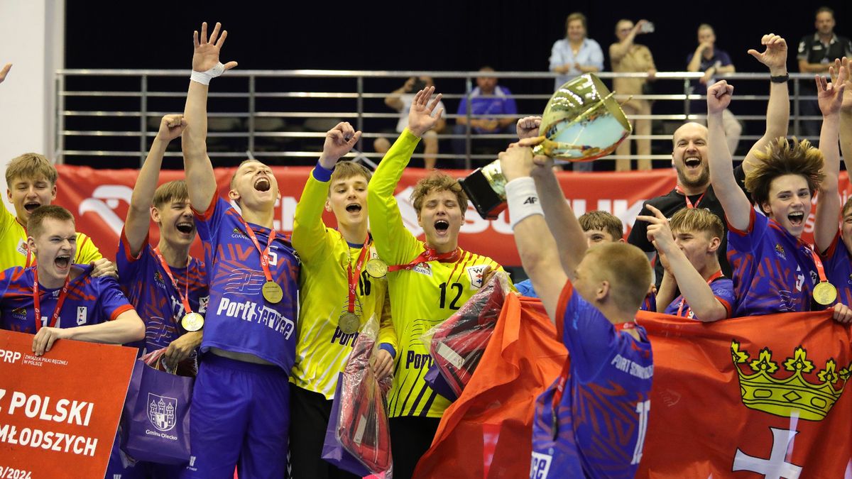 Zdjęcie okładkowe artykułu: Materiały prasowe / Handball Polska / Na zdjęciu: zawodnicy Port Service Wybrzeża Gdańsk