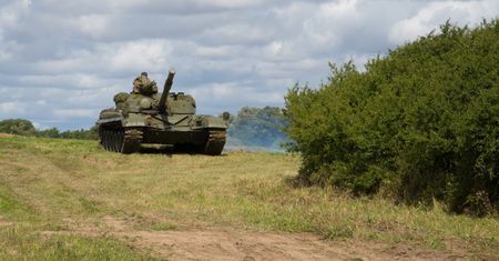 Polskie czołgi w Ukrainie. T-72M1 i T-72M1R zmierzają na front