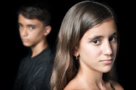 Dojrzewanie płciowe dziewcząt i chłopców – co warto wiedzieć?