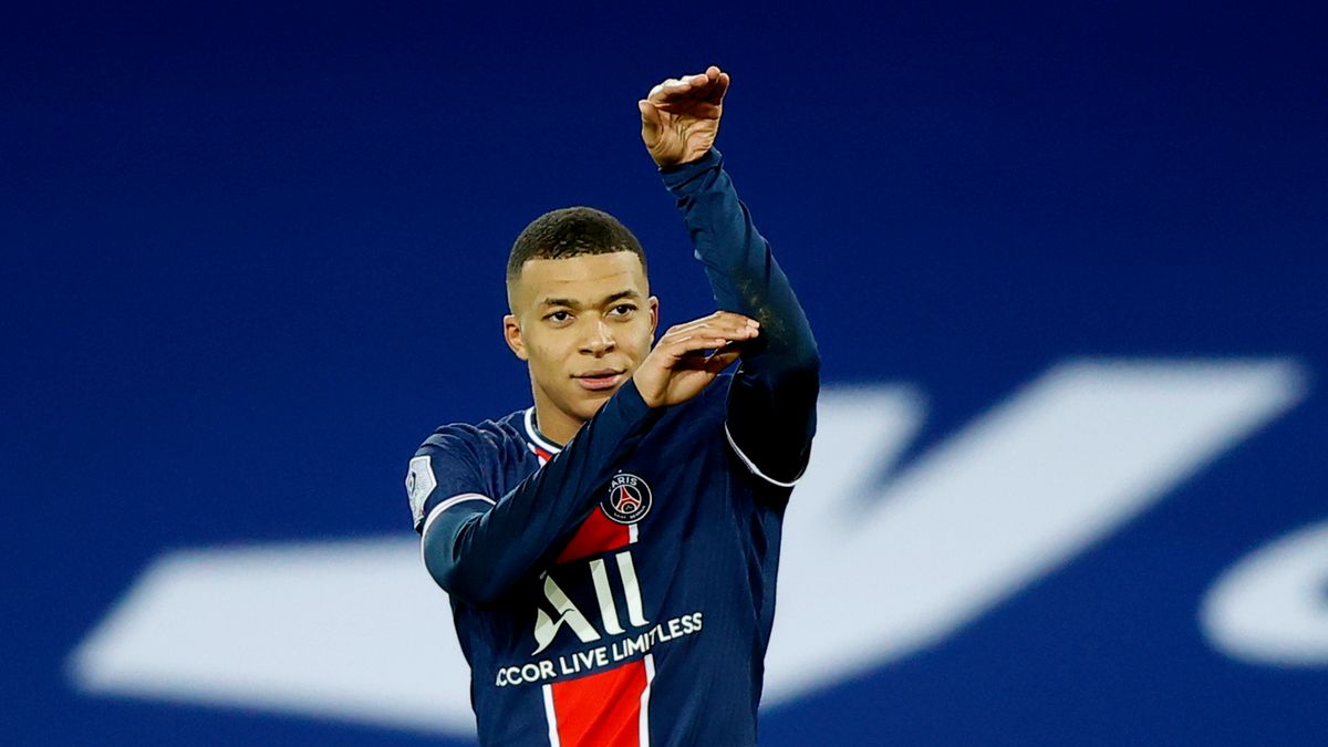 Kylian Mbappe cieszy się z bramki