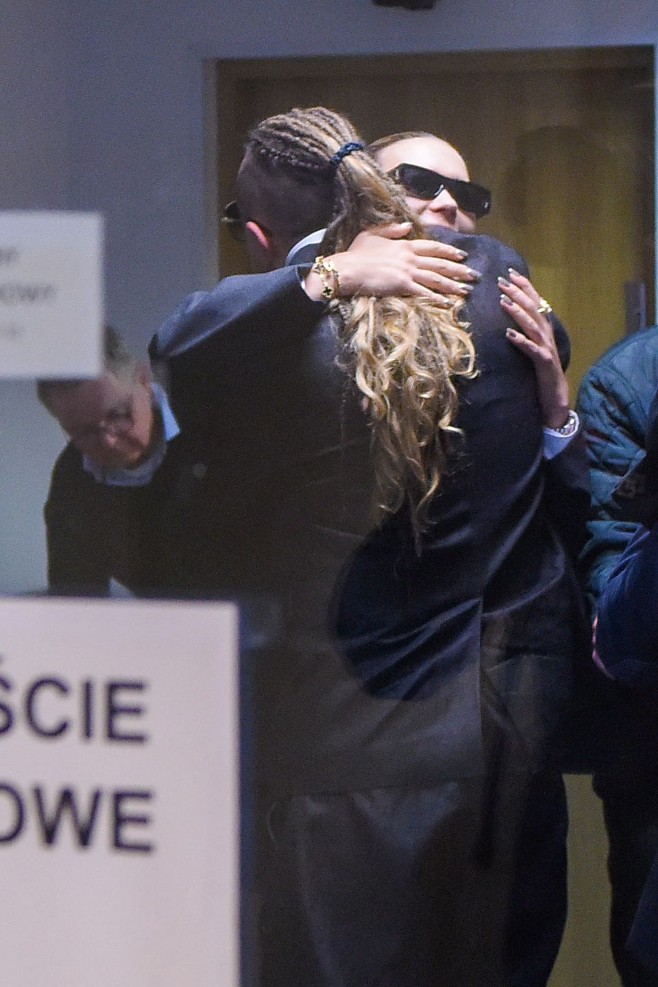 Sandra Kubicka i Aleksander Milwiw-Baron