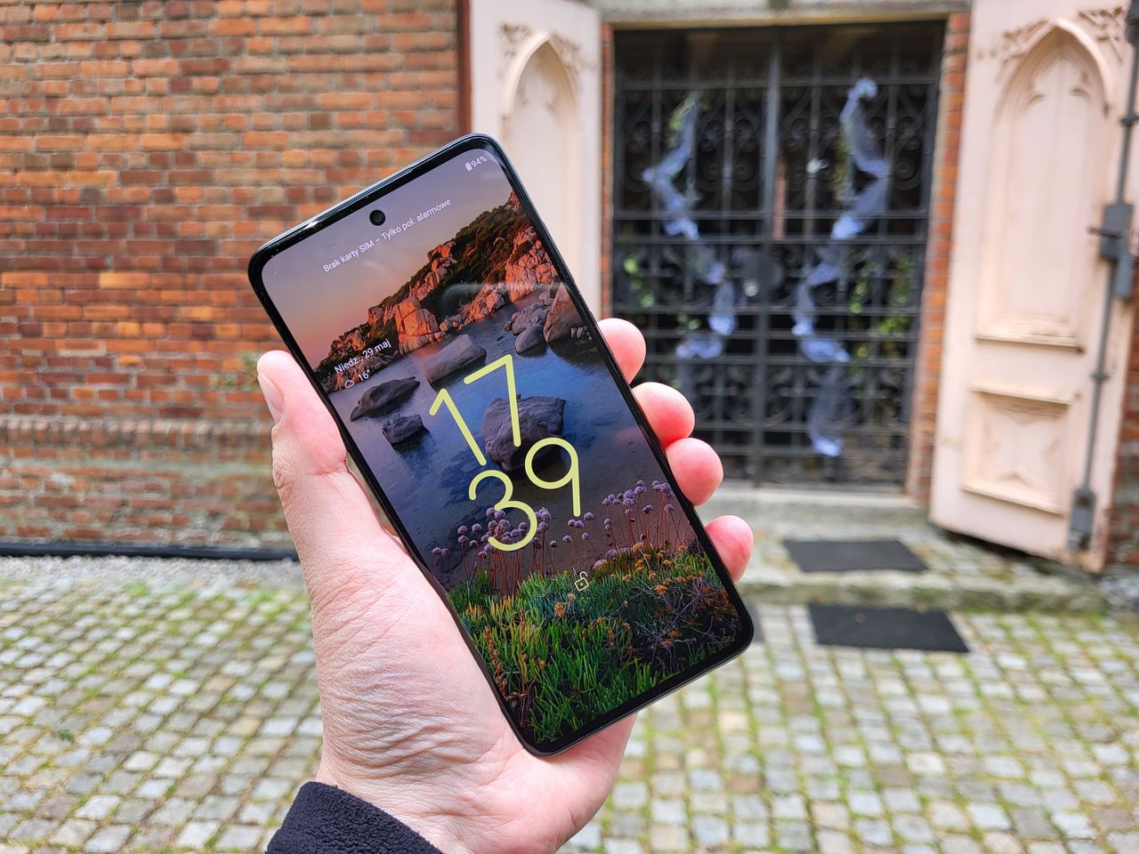 Motorola Moto g82 5G - pretendent do średniej półki z ekranem OLED [Recenzja]