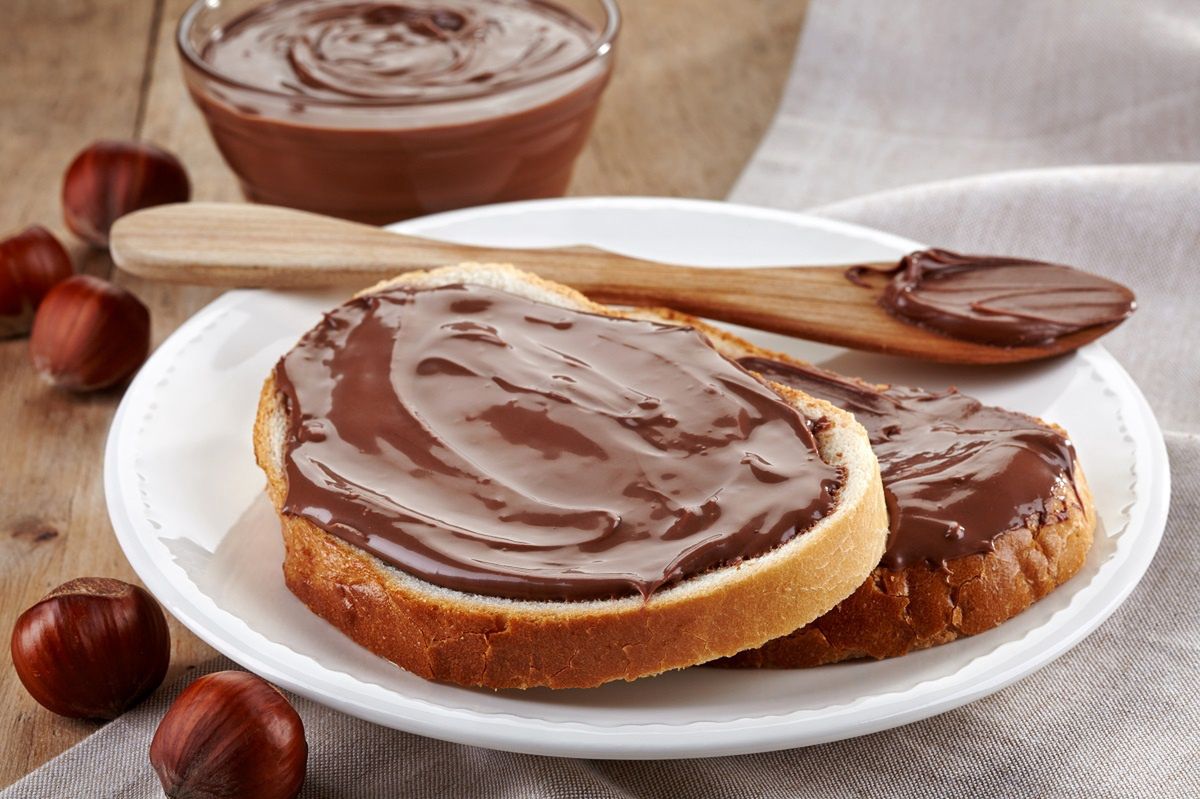 Homemade gianduja: A deliciously healthy chocolate-hazelnut spread