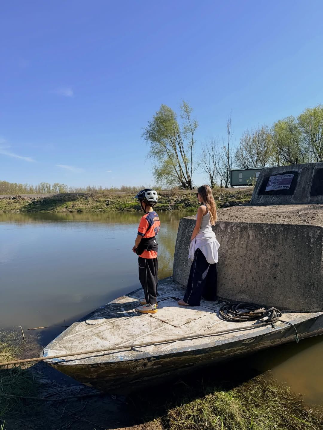 Sebastian Karpiel-Bułecka zabrał pociechy na rowery