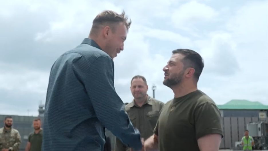 Wołodymyr Zełenski osobiście przywitał dowódców pułku "AZOW"