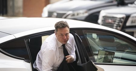 "Ludzie zabrali głos". Elon Musk zmienia decyzję ws. zablokowanych kont