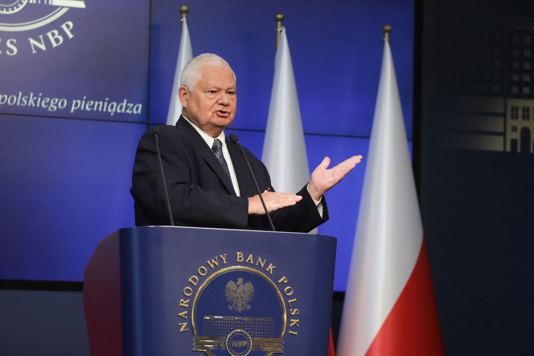 Adam Glapi�ski
Warszawa, 06.10.2022. Prezes Narodowego Banku Polskiego Adam Glapi�ski w Centrali NBP w Warszawie, 6 bm. na konferencji prasowej dotycz�cej oceny bie��cej sytuacji ekonomicznej w Polsce. (az/dw) PAP/Albert Zawada
Albert Zawada
gospodarcza, gospodarka, konferencja, narodowy bank polski, nbp, sytuacja
