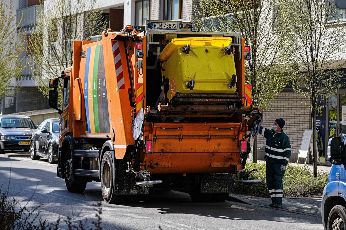 Samorządowcy są przerażeni przerażeni ofertami, jakie ostatnio otrzymują w przetargach, zwłaszcza za energię. Szykują się podwyżki, m.in. opłat za wywóz śmieci 