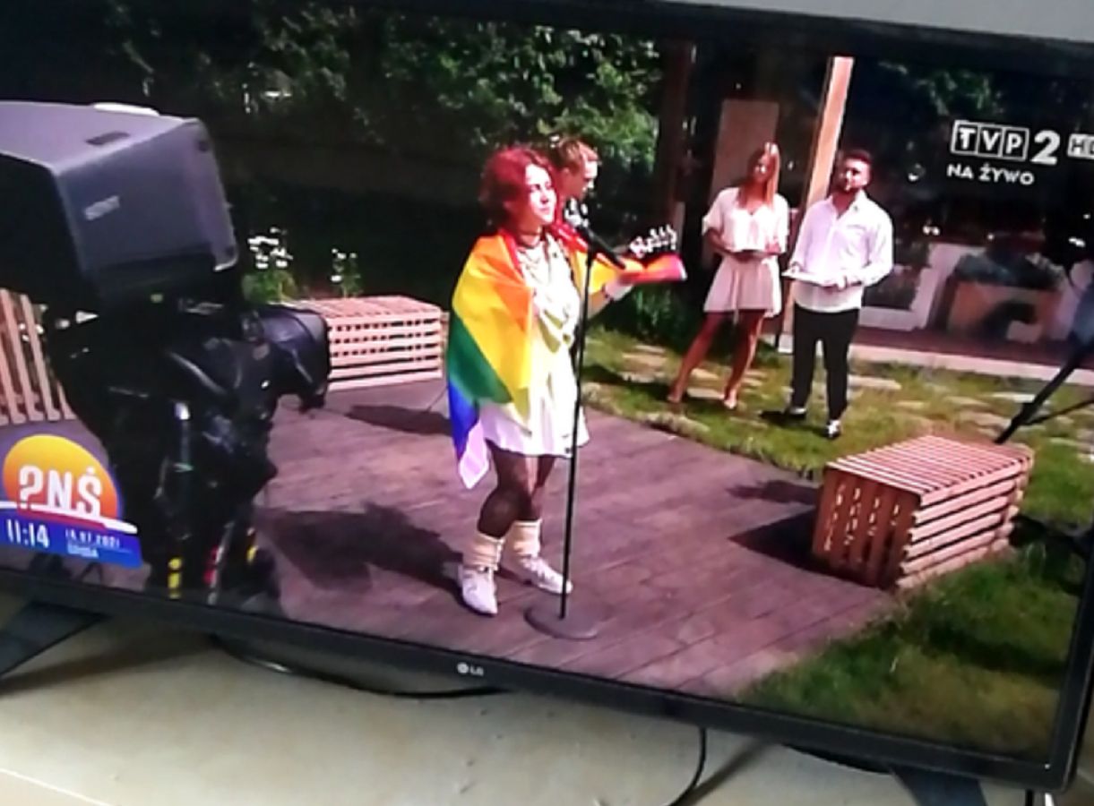 LGBT w "Pytanie na śniadanie". Tęczowa flaga na antenie TVP