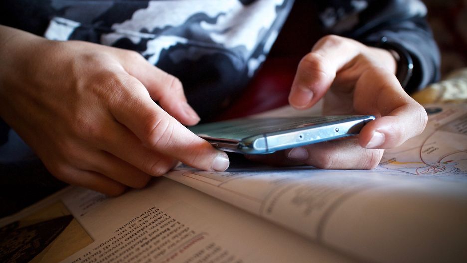 Zakaz używania telefonów w szkołach. Czy zostanie wprowadzony?