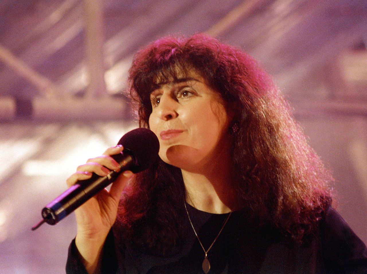 Tak dziś wygląda Eleni. To ona od 50 lat zachwyca swoim głosem publiczność