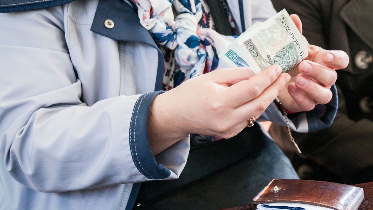 Ile trzeba zarabiać na 4 tys. emerytury? Oto wyliczenia