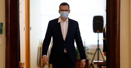 Premier Mateusz Morawiecki moralizuje młodzież w mediach społecznościowych