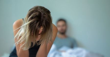 Niepokojący objaw w sypialni. Seksuolog radzi, co wtedy zrobić
