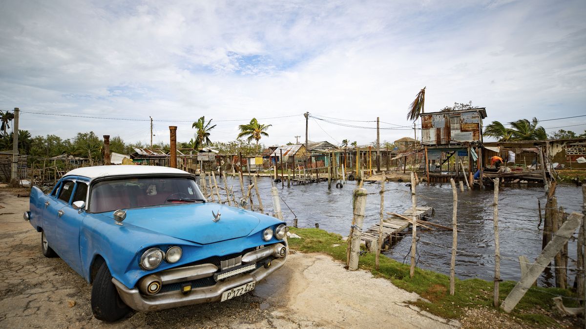 Aftermath of the Hurricane Rafael in Cuba
ARTEMISA, CUBA - NOVEMBER 7: A classic car is seen parked on Majana beach, the place where Hurricane Rafael hit at the Artemisa province, 53 kilometers away from Havana, Cuba on November 7, 2024. (Photo by Yander Zamora/Anadolu via Getty Images)
Anadolu
life, collapse, disaster, torrential