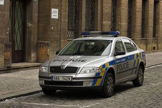 Prawo w Czechach. Policjanci "kradli" auta złodziejom