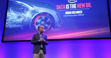 Intel inwestuje 250 mln dolarów w samokierujące się auta