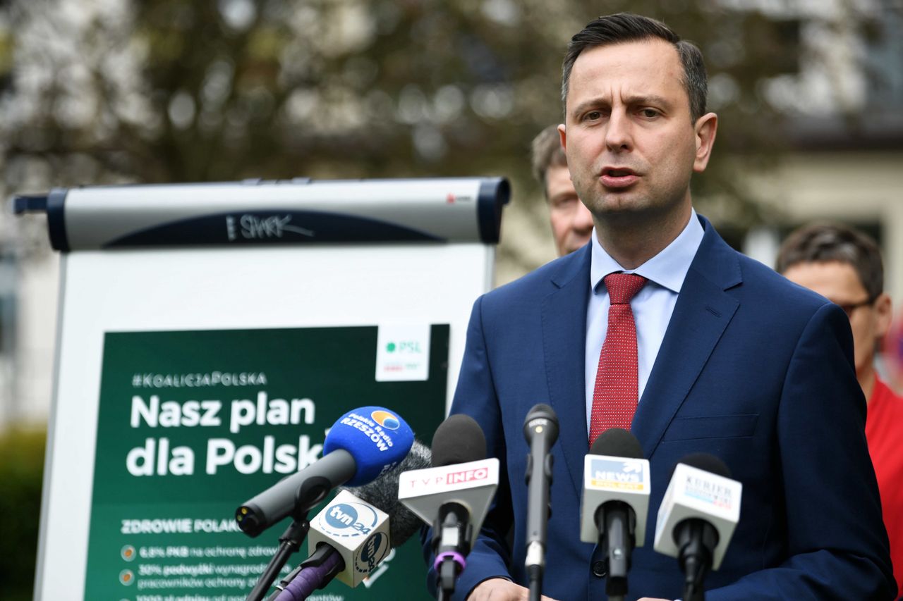 Kosiniak-Kamysz przedstawił projekt ustawy PSL. "Urlop rodzicielski płatny 12 miesięcy"