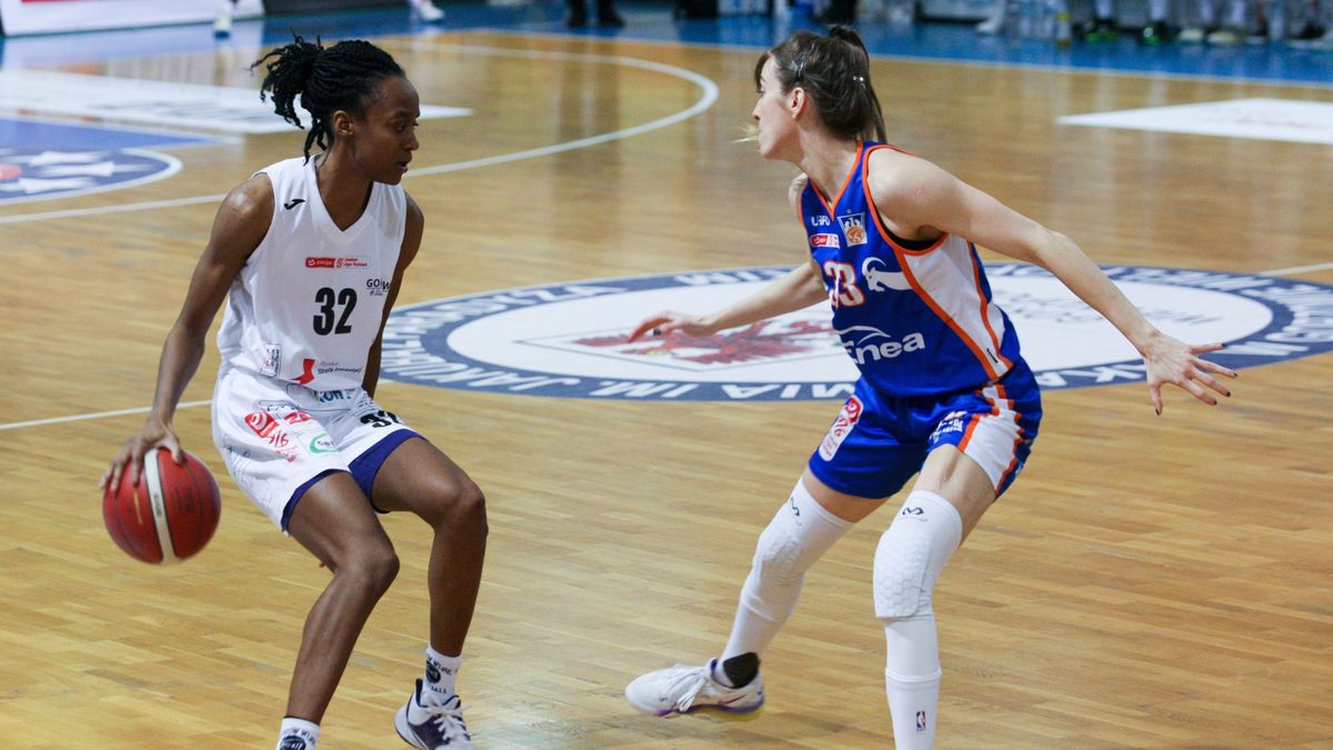 PAP / Lech Muszyński / Na zdjęciu: Shatori Walker-Kimbrough i Jovana Popowic