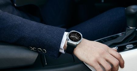 LG Watch Urbane również w wersji z LTE, 1 GB RAM-u, pojemniejszą baterią oraz... WebOS?