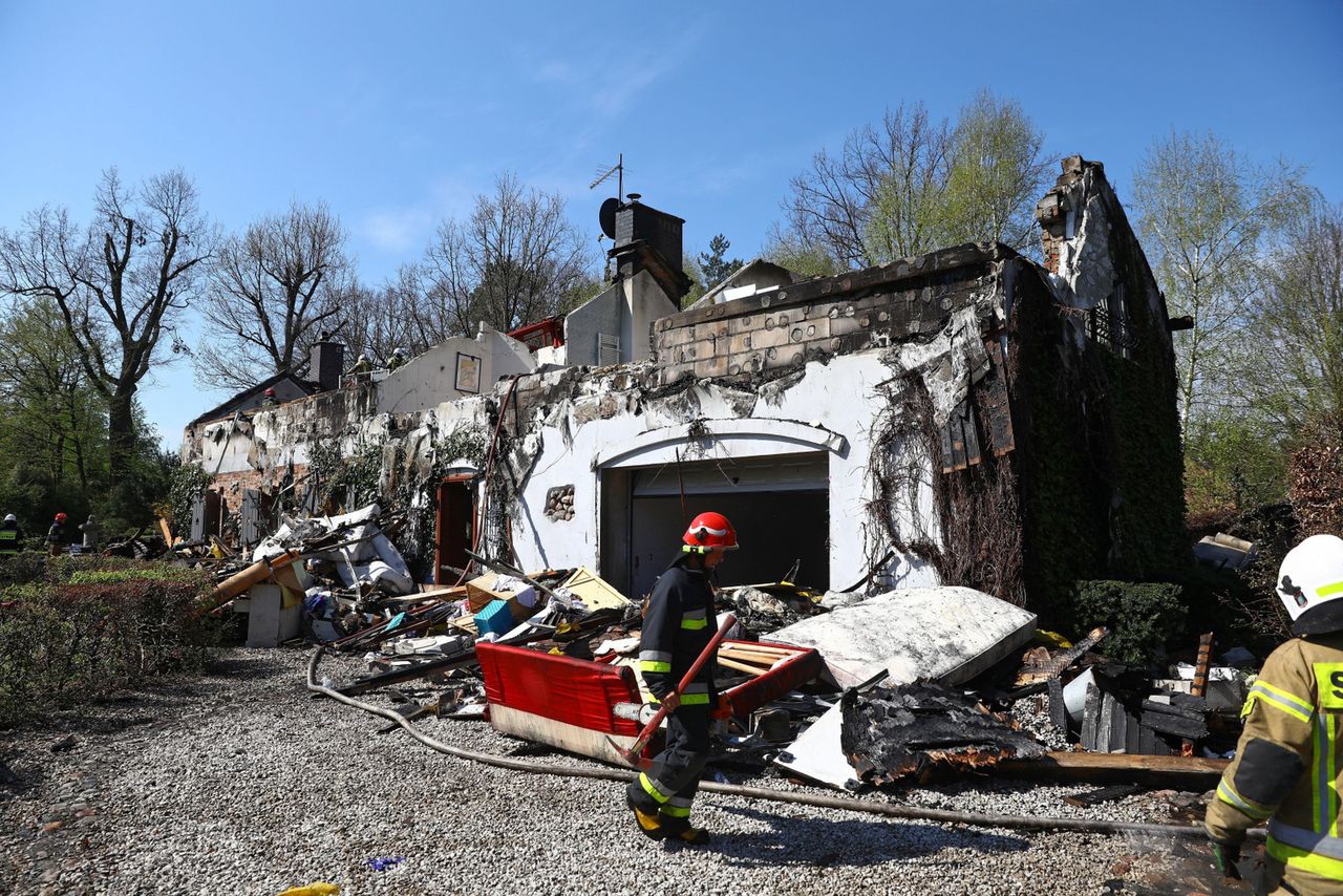 Mazowieckie. Pożar dworku koło Legionowa. Na miejscu 28 zastępów straży pożarnej